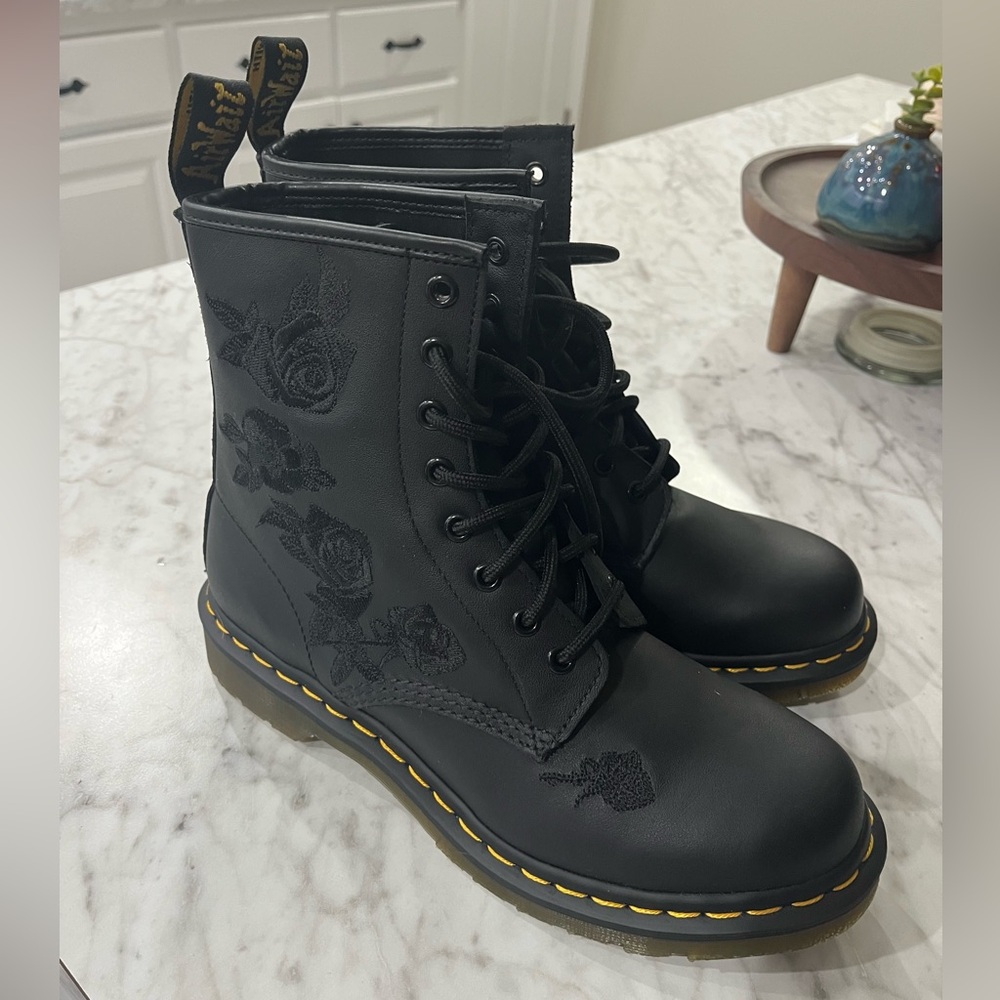 NEW Dr. Martens 1460 Vonda Mono Black Rose Embroidered Boots Sz 9